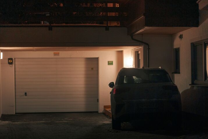 Comparing garage door repair quotes from different companies